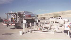 refueler, tank truck, airport fueling, aviation refueling, aviation fueling